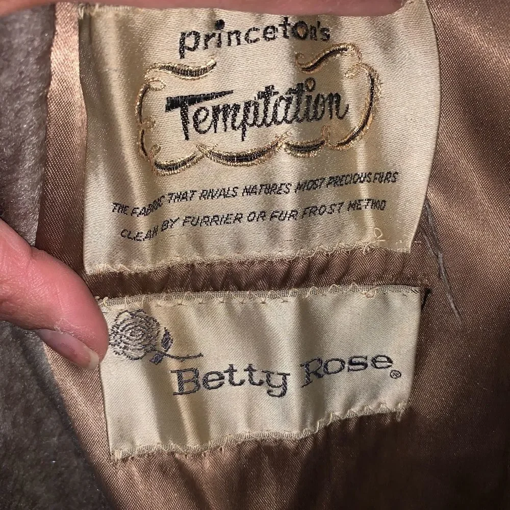 Betty Rose Tempptarion coat